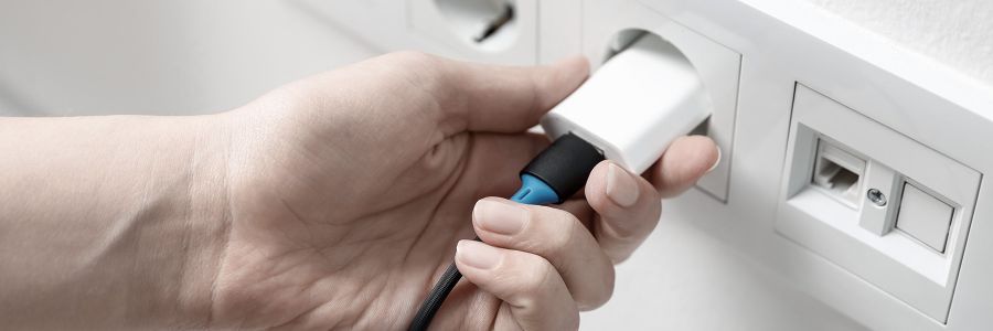 Ladekabel einstecken